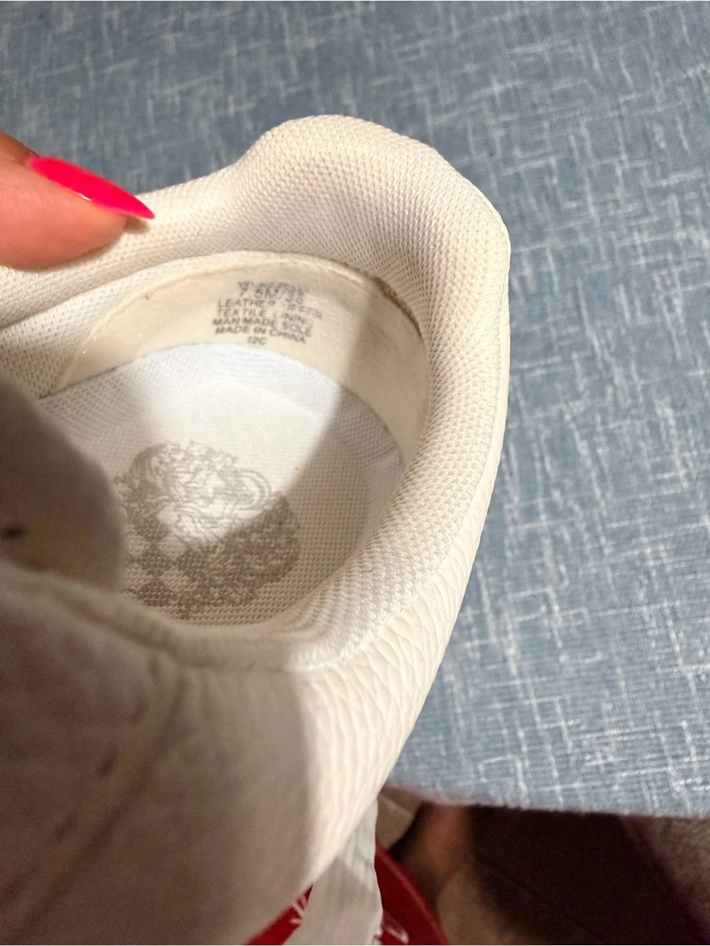 Vince Camuto Rezelli Women's Soft Ivory Leather Lace-Up Sneakers